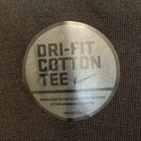 Nike Dri Fit T-Shirt - Picture 3 of 5